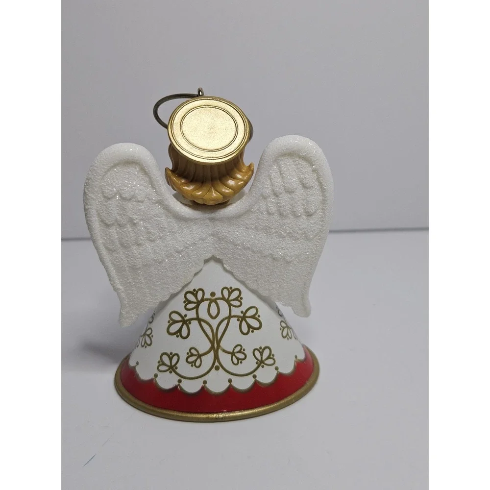 2017 Hallmark Keepsake Ornament Heirloom Angels 2nd In Series Wreath White Gown